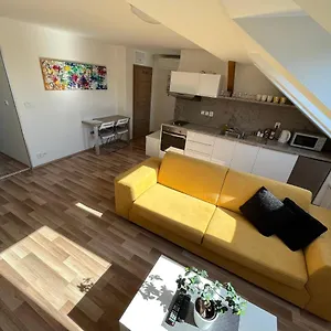 Apartment Skryjova 